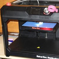 Übergabe eines neuen 3D-Druckers durch Keller Modellbau in Augsburg